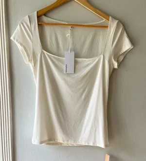 NWT•Reformation•Bardot Top in Latte•Sz M thumbnail 1