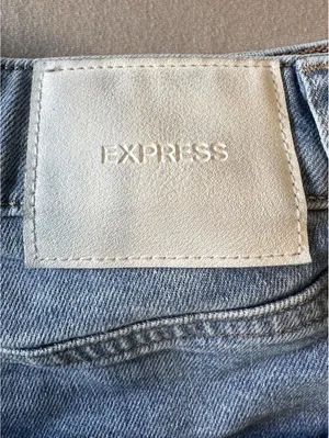 Express Relaxed Straight Ankle High-Rise Jeans Size 6R Light Wash thumbnail 10