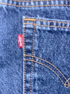 Vintage Levi's 512 Slim Fit Tapered Leg Jeans in‎ Dark Indigo Wash thumbnail 4