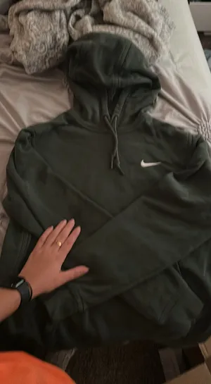 Nike hoodie thumbnail 1