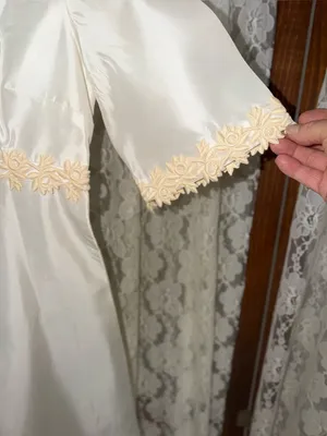 Gorgeous Vintage 1960s Silk Taffeta Sheath Wedding Gown thumbnail 4