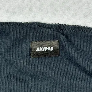 SKIMS Ribbed Long Sleeve Crop Top Women Medium Scoop Neck Snap Front thumbnail 6
