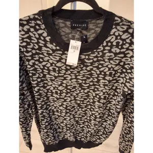 Premise Size S Chic Leopard Print Womens Long Sleeve Sweater thumbnail 1