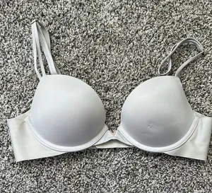 Victoria’s Secret Bra thumbnail 1