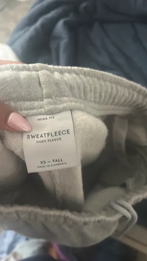 Aritzia Cargo Sweatpants Cozy Fleece Mega thumbnail 3