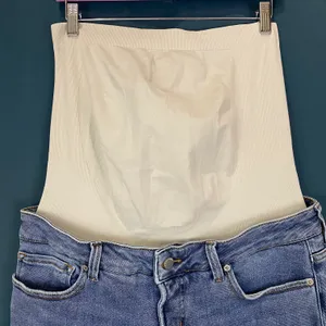 Maternity Belly Support Straight Crop Jeans thumbnail 5