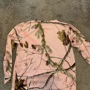 RealTree Women’s under layer shirt Size Large thumbnail 4