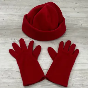 Vintage Bath & Body Works Red Winter Hat And Glove Set thumbnail 1