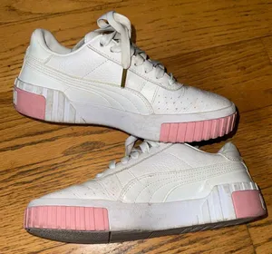 Puma White and Pink Sneakers Sleek Athletic Design thumbnail 3