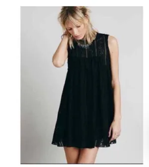 Free People Tu Es La sleeveless black lace babydoll mini dress Sz M thumbnail 3