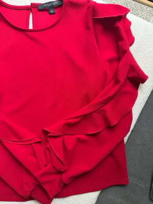 Red blouse with ruffled sleeves thumbnail 4