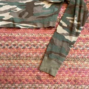 Army Camo Print Thermal Long Sleeve Cut Off Crop Top thumbnail 2