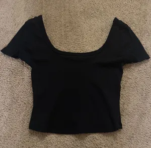 Universal Threads Ribbed Black Crop Top Scoop Neck thumbnail 1