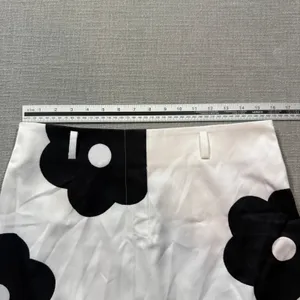 Floral Satin Maxi Skirt Large Black White Daisy Print High Waist Slit Long Skirt thumbnail 4