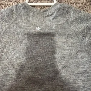 Lululemon Cropped Tee thumbnail 2