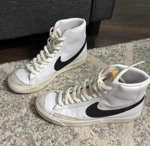 Nike Blazer Mid 77 thumbnail 1