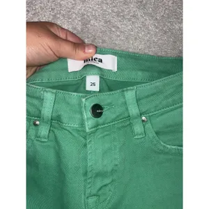 Mica Cropped Flare Jeans Women Size 25 Green Distressed Raw Hem High Rise Boho thumbnail 2