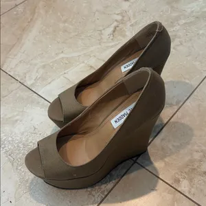 Tan steve madden wedge shoes thumbnail 2