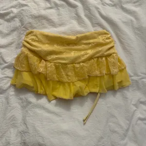 Ruffle mini skirt yellow thumbnail 3
