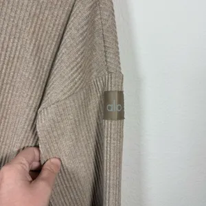 Alo Yoga Women’s Muse Cropped Ribbed Hoodie in Gravel Heather Tan Size S thumbnail 7