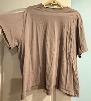 Essentials T-shirt thumbnail 1