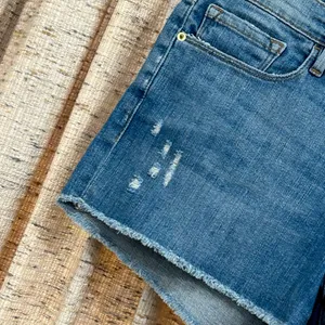 FRAME Denim Le Cutoff Distressed Raw Hem Denim Shorts thumbnail 2