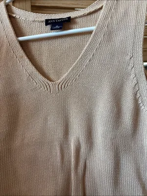 Ann Taylor Beige V-Neck Sleeveless Knit Top Medium thumbnail 2