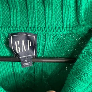 010. Gap green cable knit sweater Size S thumbnail 2