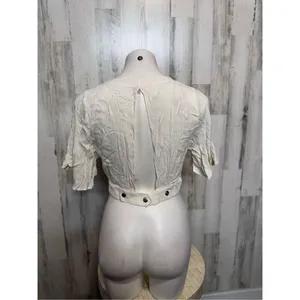 White blouse  thumbnail 3