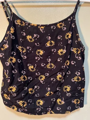 Kimchi Blue Women's Size Small Cropped Tank Top Black Yellow Daisy Floral Square thumbnail 3
