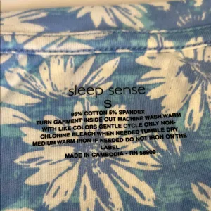 Blue Floral Short Sleeve Women's Top thumbnail 2