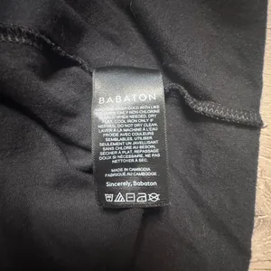 Aritzia Babaton Black 100% Cotton Muscle Tee Shoulder‎ Pad Tee Crew Neck Top 2XS thumbnail 4
