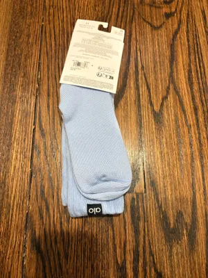 BNWT Alo Scrunch Socks Seashell Blue M thumbnail 5