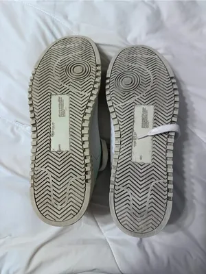 Off-White White & Gray Low-Top Sneakers w/ Silver Glitter Arrow Accent - Size 40 thumbnail 6