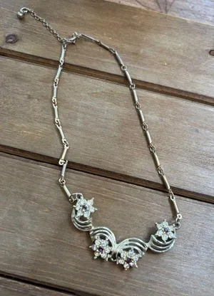 Vintage (unsigned Coro??) Gold-Tone Floral Crystal Necklace With Purple Accents thumbnail 1