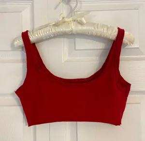red cropped tank top Size XS thumbnail 3