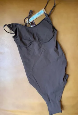 Skims sheer Seamless thong bodysuit NWT SIZE M COCOA (G23) thumbnail 1