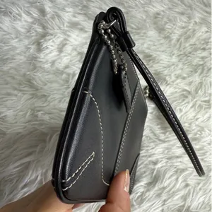 y2k COACH Leatherware Black Wristlet thumbnail 4