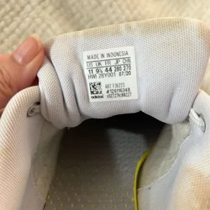 Adidas low top white and gold shoes size 11 thumbnail 6