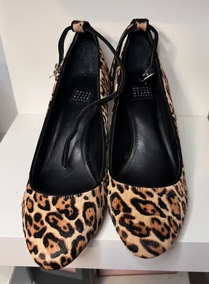 White House | Black Market Leopard Print Block Heel Pumps w/Ankle‎ Strap-Classic Animal Pattern-SZ 7.5 thumbnail 1