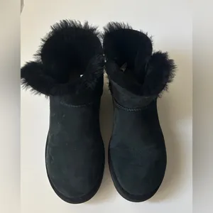 Women’s UGG Mini Bailey Black Boots 9 thumbnail 2