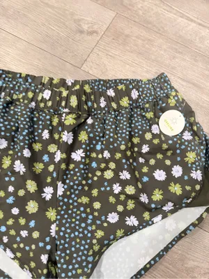 aerie Olive Floral Athletic Shorts with Blue & White Daisies thumbnail 7