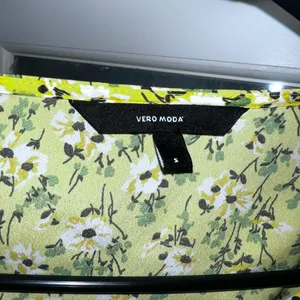 Vero Moda Yellow Floral Dress size small, worn once. thumbnail 3