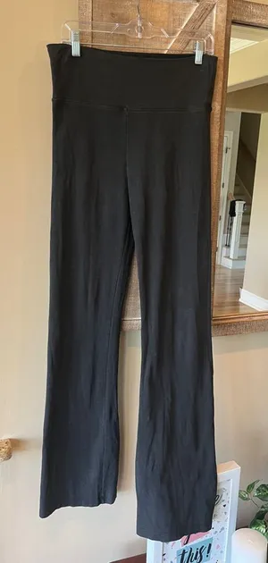 Victoria’s Secret Black Yoga Pants thumbnail 1
