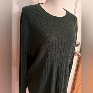Abercrombie & Fitch Dark Green Cable Knit Sweater size Medium. thumbnail 2
