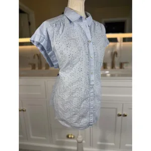 Gap Eyelet Blouse Womens L Light Blue Embroidered Button Front Cap Sleeve Top thumbnail 4