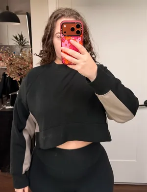 Abercrombie YPB Cropped Sweatshirt thumbnail 2