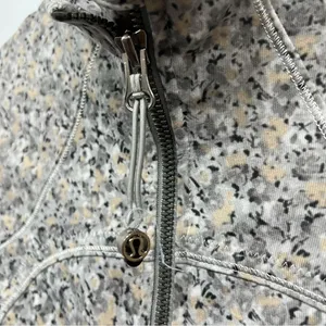 Lululemon size 6 define Jacket/Zip-up Define Jacket thumbnail 8