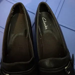 Clarks Black Leather Loafers Size 7 thumbnail 6