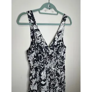 Anthropologie‎ Drama V Neck Maxi Dress Sz M Black White Open Back thumbnail 5